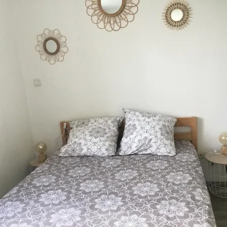 Downtown Apartment, Bike Space *
